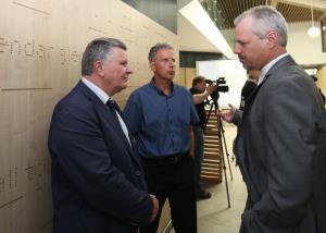 PODELITEV PRIZNANJ 01 FOTO LJUBO VUKELIČ